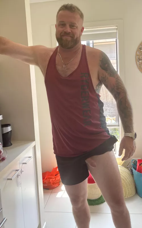 Fresh beard with a sneaky boner by Jase_x