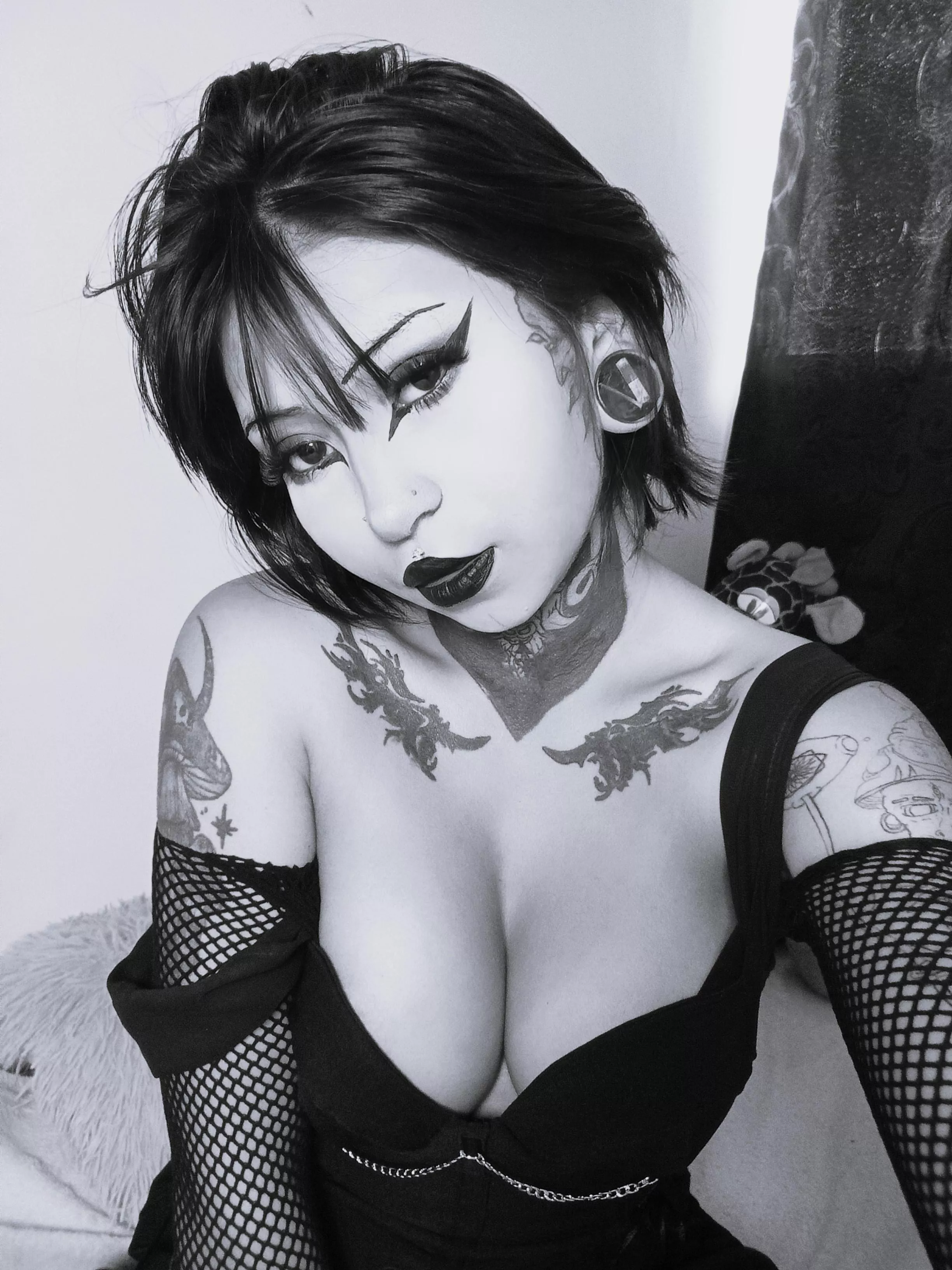 Goth me is hot me hehe posted by PixieJinxxx
