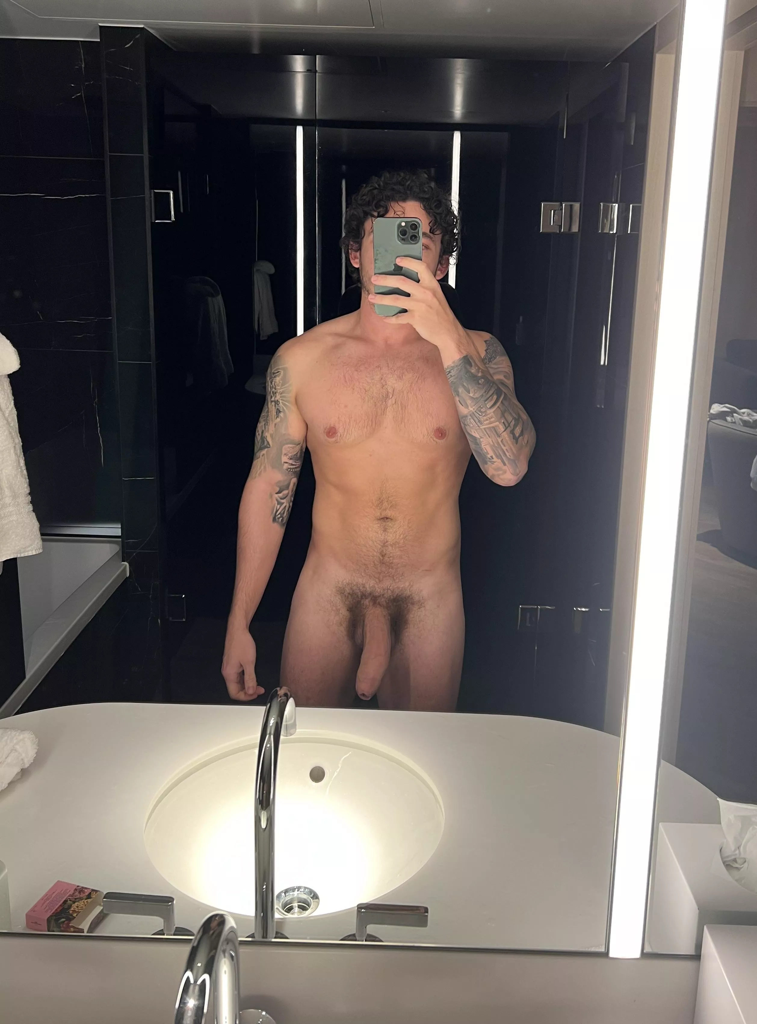 Growing my hair out on both ends posted by 1dollarscratchy