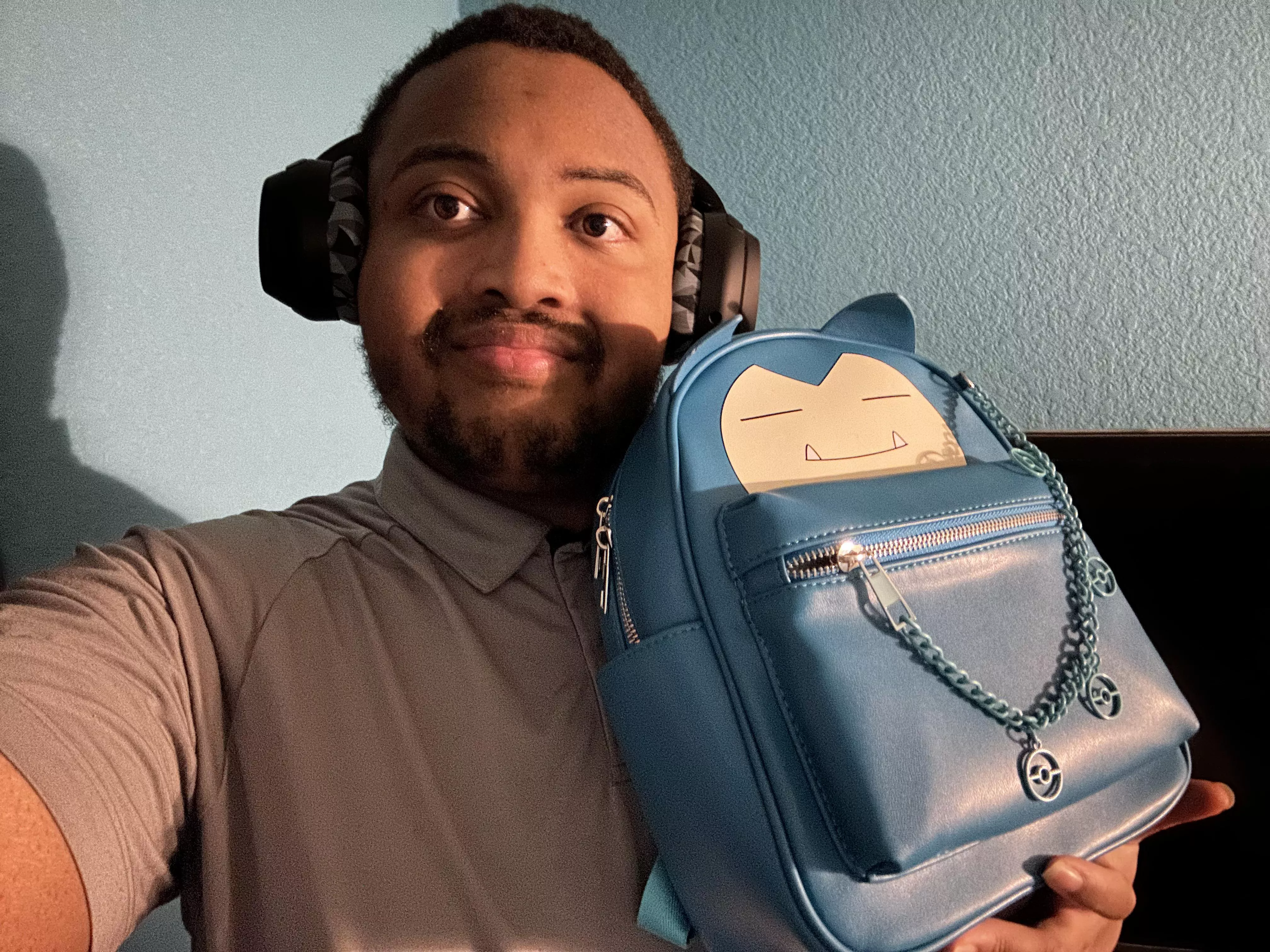 Happy soon-to-be weekend gaymers! Have a bag with the best boi on it :) posted by HeftyAlbatross96