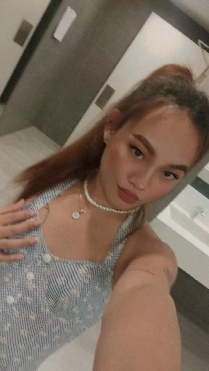 Hello, Reddit world! posted by danielle_cutiee