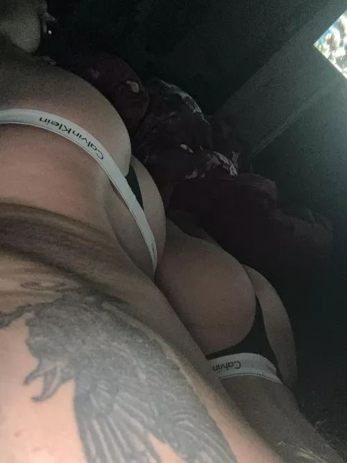 His and hers, who do it better by tiksarus