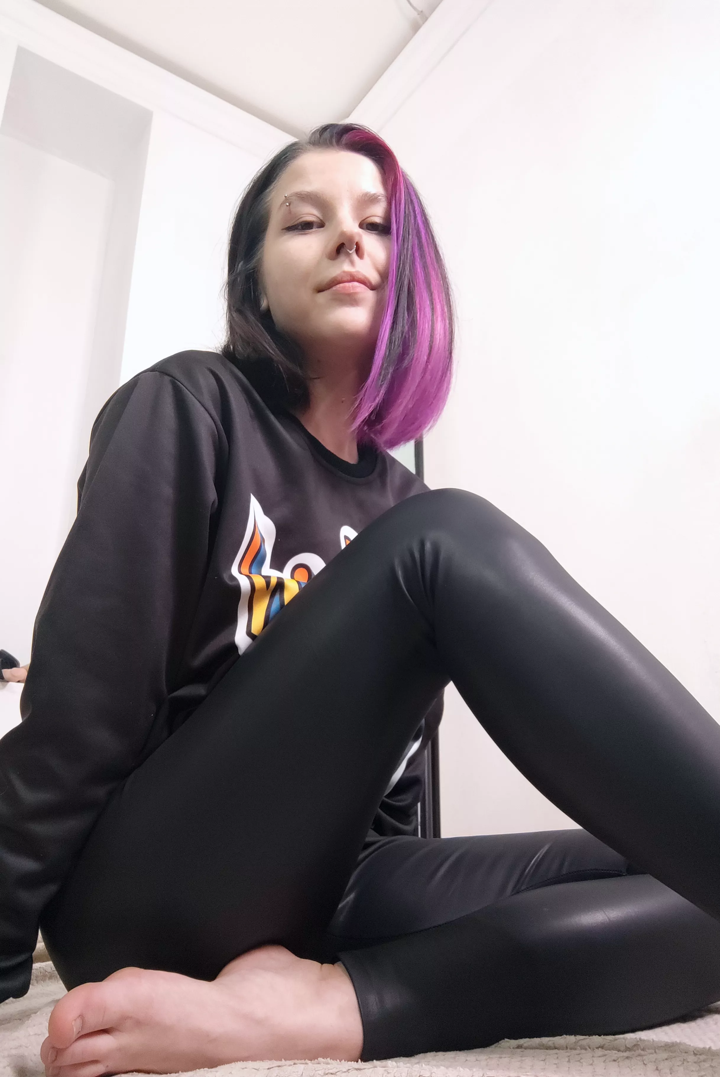 How do you like my leather leggings? posted by babyishSidecar790