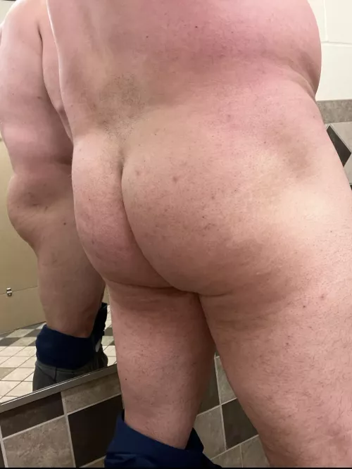 How’s the view? 🎂 by MrBigDaddyBuff