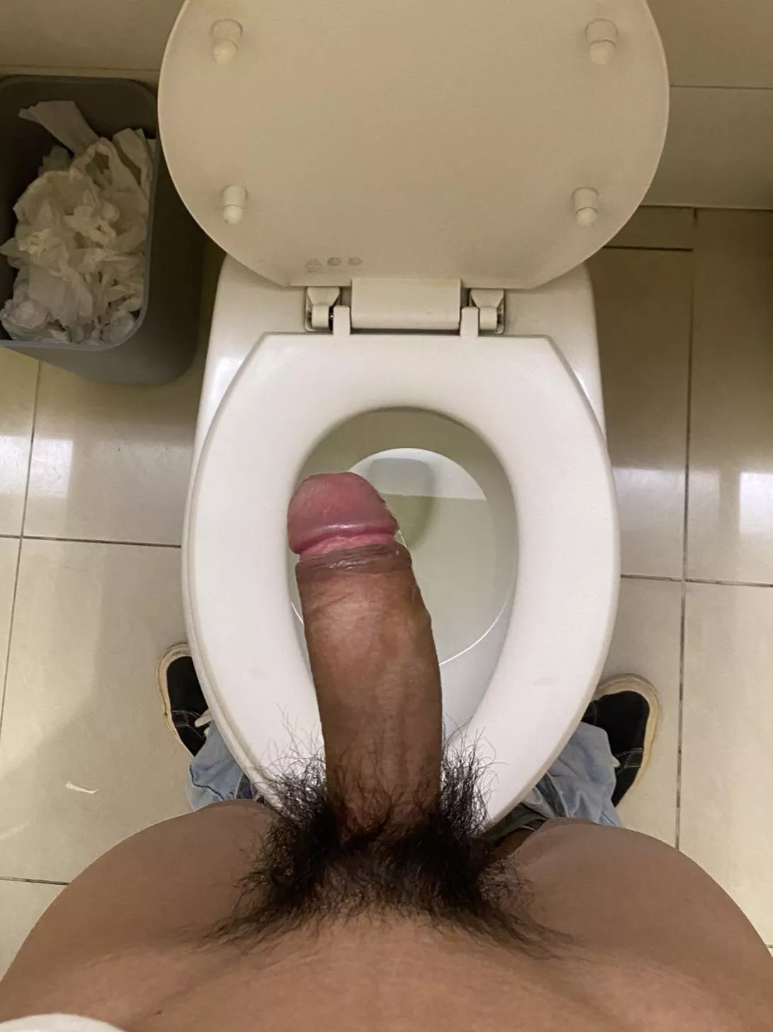 I can't get out while it's hard like this posted by kinkiao