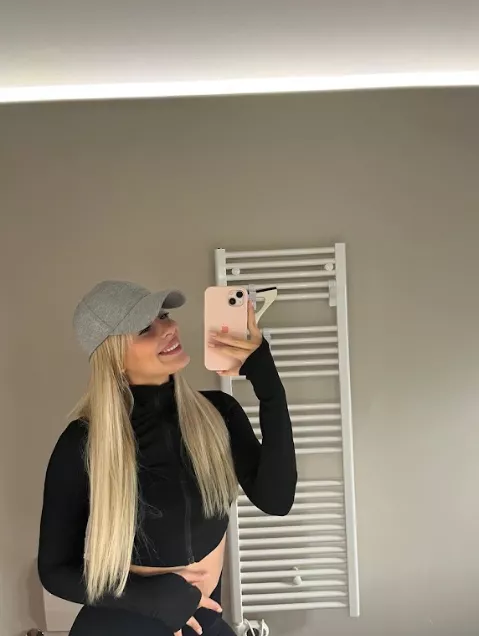 I give you a smile to get yours in return posted by definedbreeder294