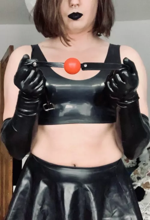 I need you to be quiet… by LatexFem