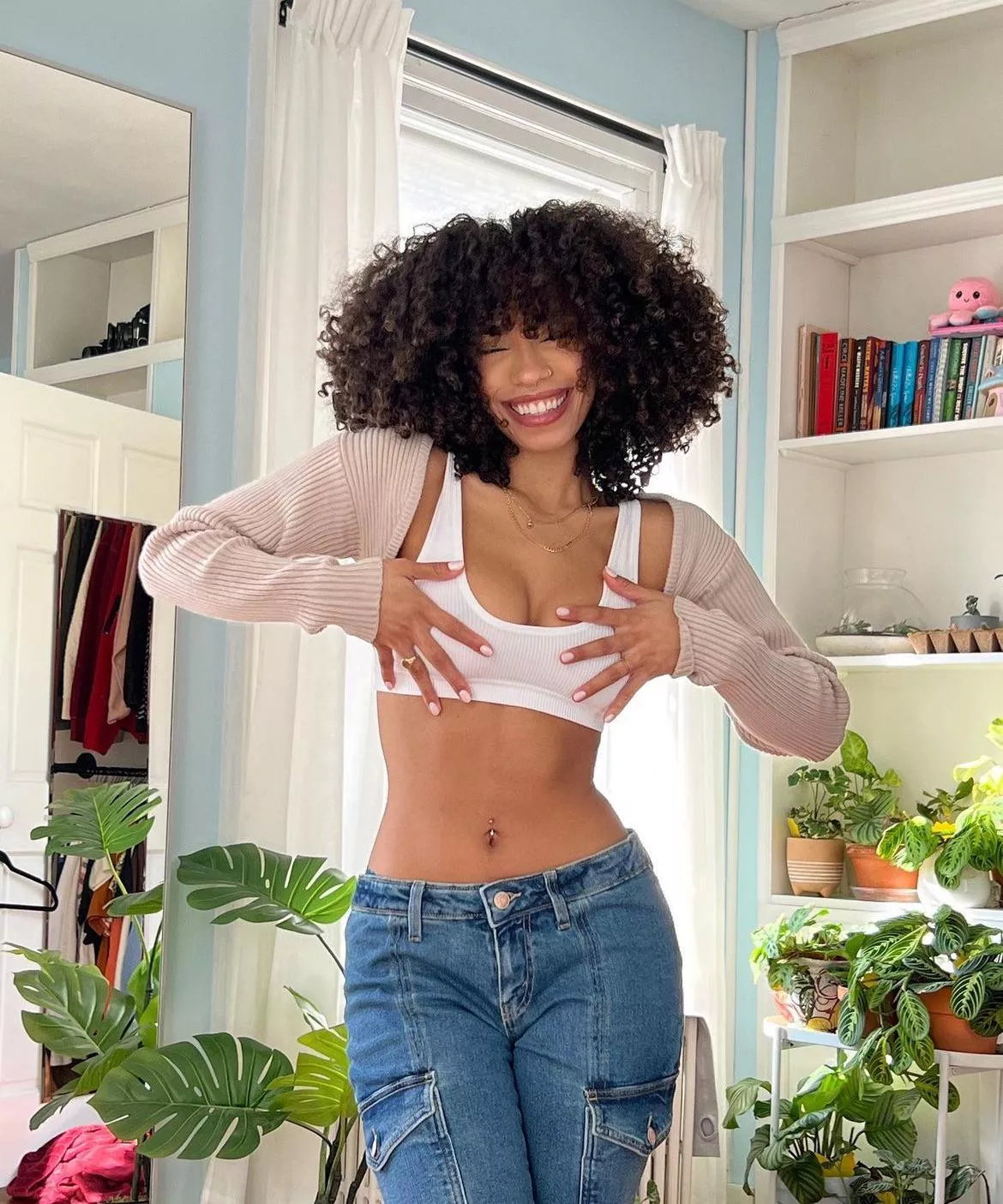 I’m the happiest when I’m surrounded by plants posted by SlayerSamsara