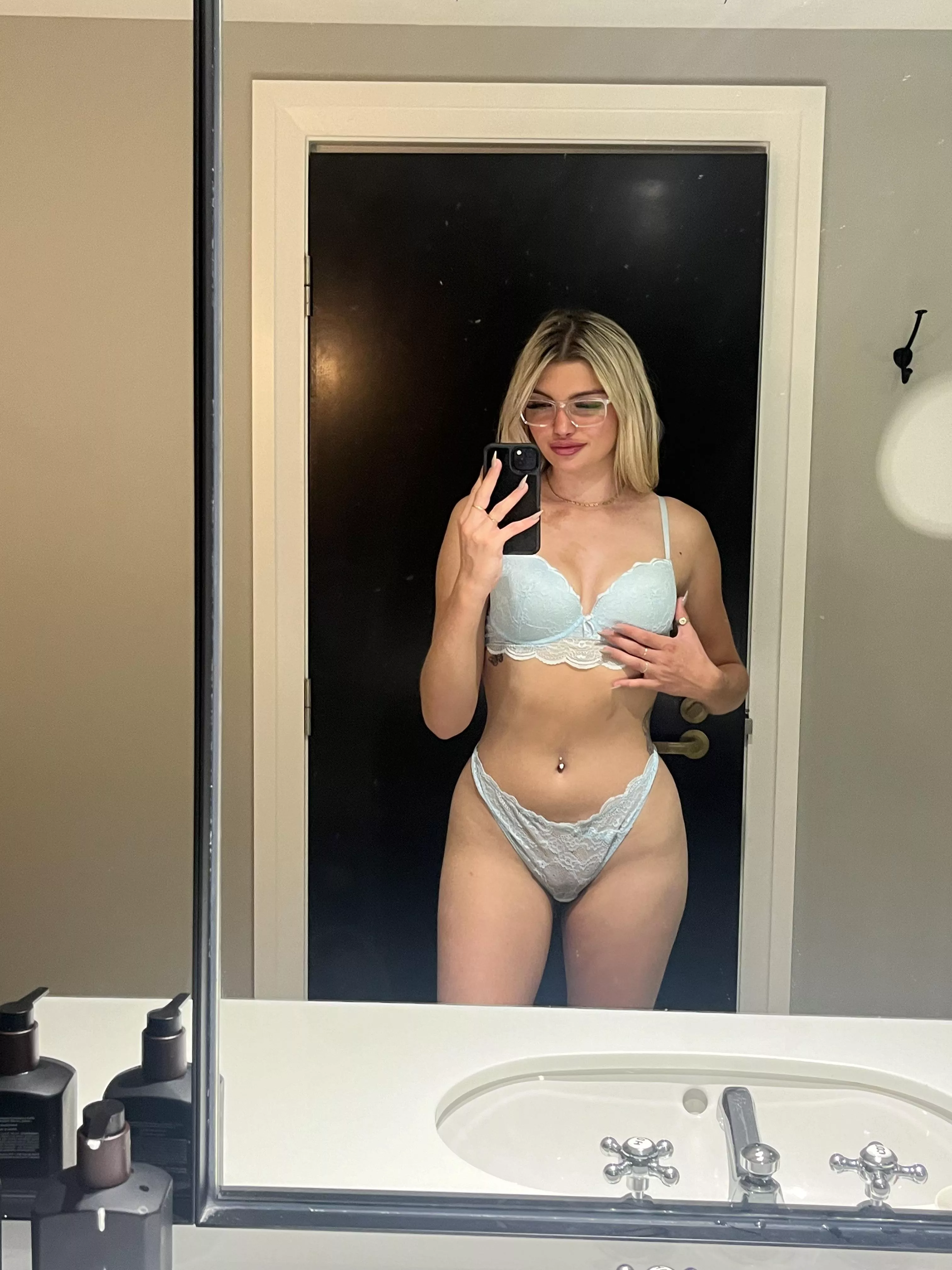 im the kinda girl that takes a load in her mouth and spits half out onto my tits for your viewing pleasure ☺️😋 posted by Logical_Highlight_23