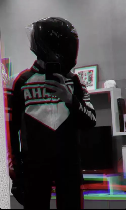 imma straight man, selling nudes by hmmm-thatsweird