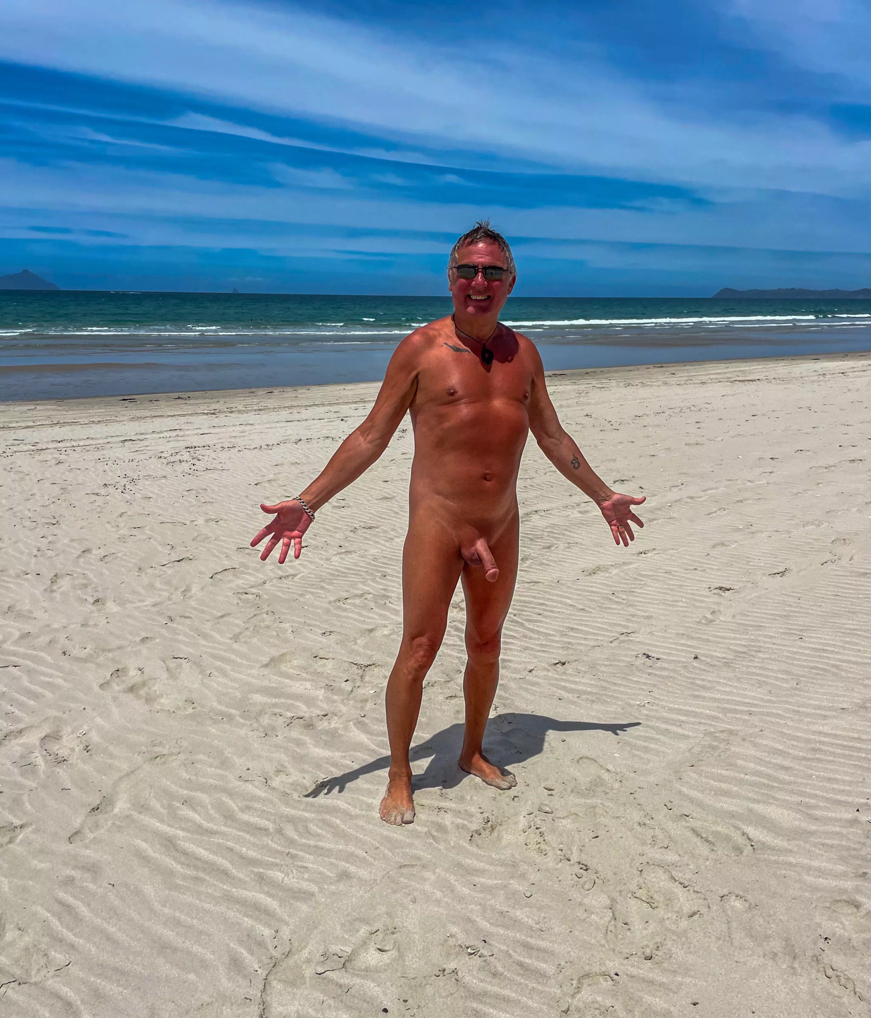 It’s a hot kiwi summer! posted by seriouslynarced