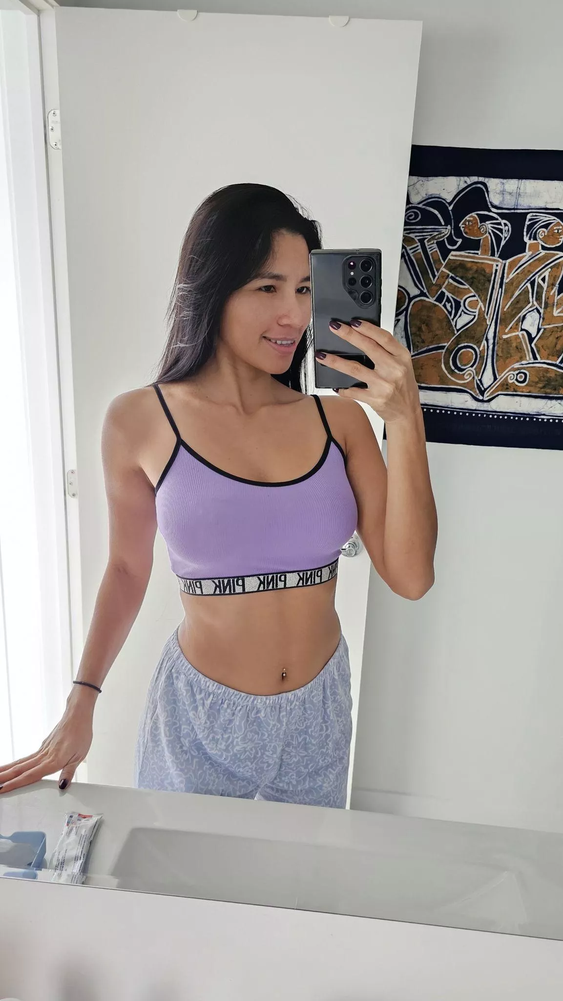 It’s comfy and yes, holds them nicely! posted by Christina_Latina