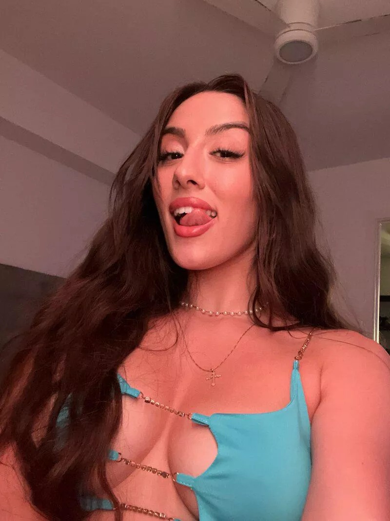 iutr 💙 posted by Glamour_Girly