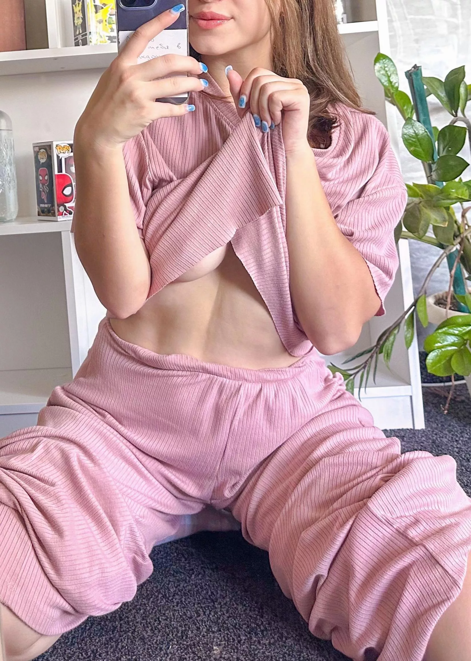 My cleavage is waiting for you posted by Mutzkm