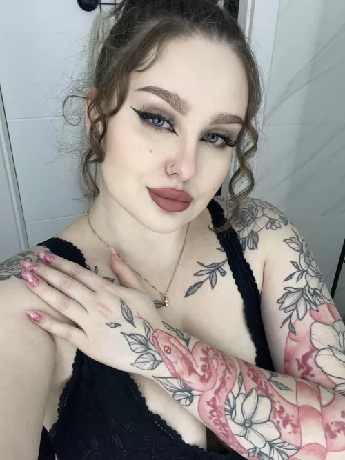 Nails matching tattoo 🫢 by DianaJulia