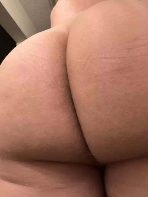 Need a bear to come maul me 😏 by BigBottom365