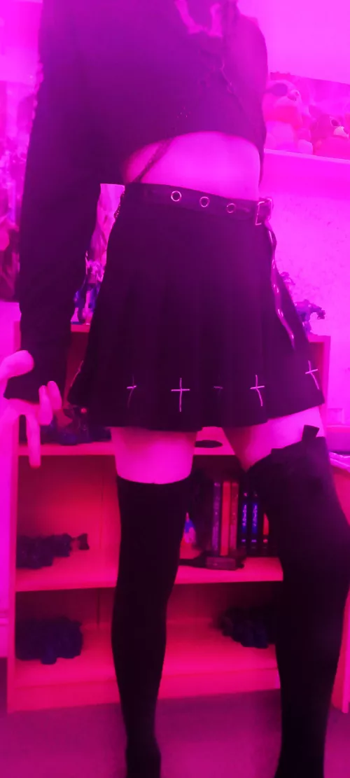 Nothing better than crop tops by HELLION_1403