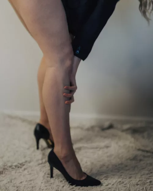 Oops! I'm so clumsy, I keep dropping things by IvyUntamed