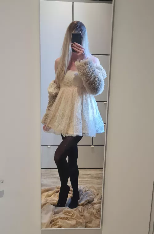 Semi-goth fase is acceptable, right?☺️ by cd-Lisa-