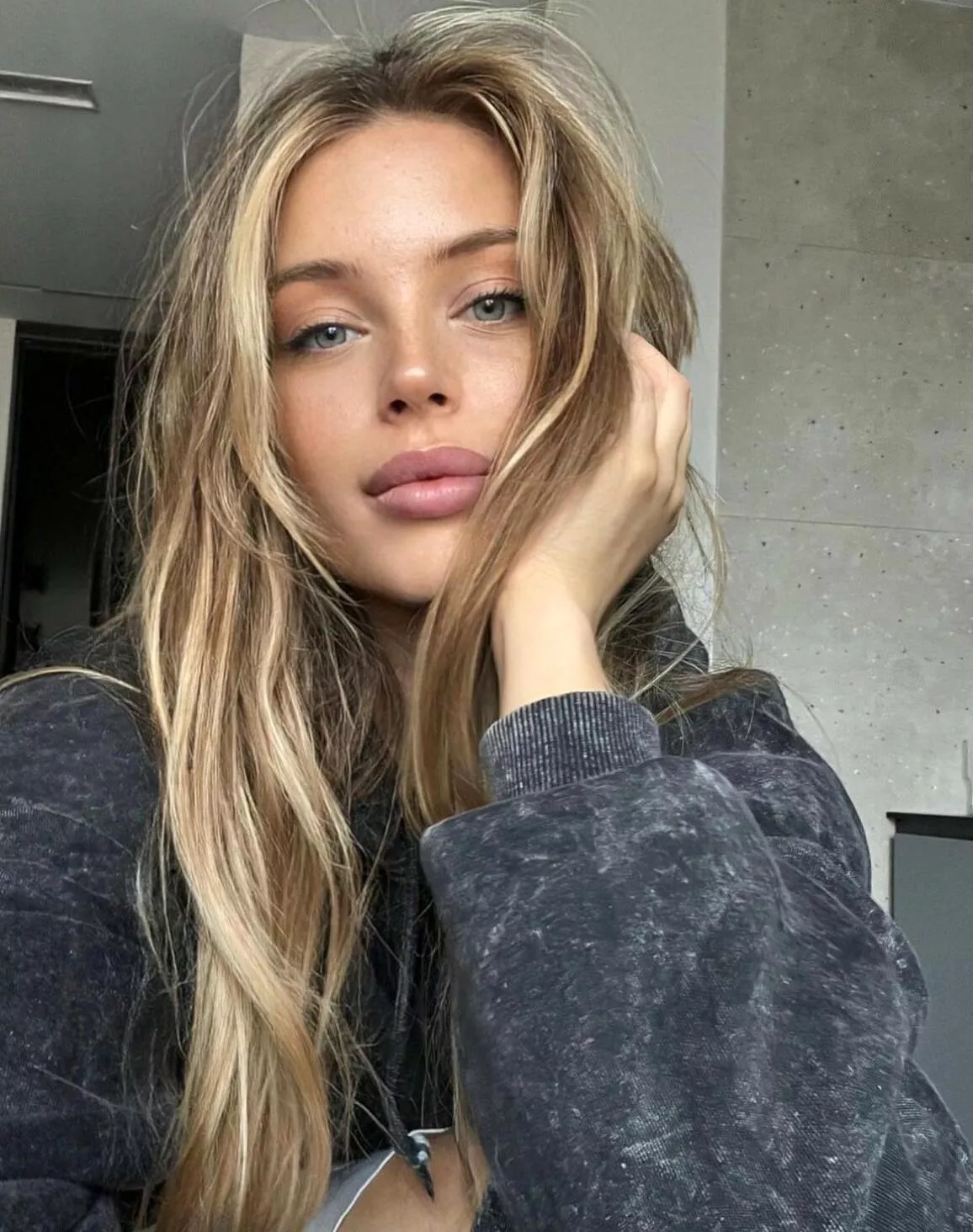 Violetta Onoprienko posted by qwer5r