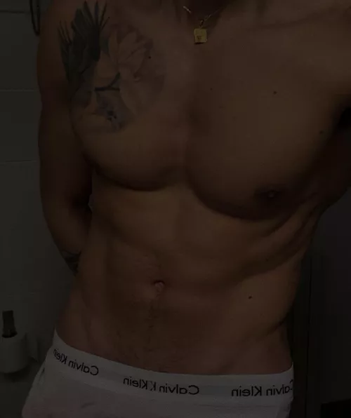 White uw by Raaegannn