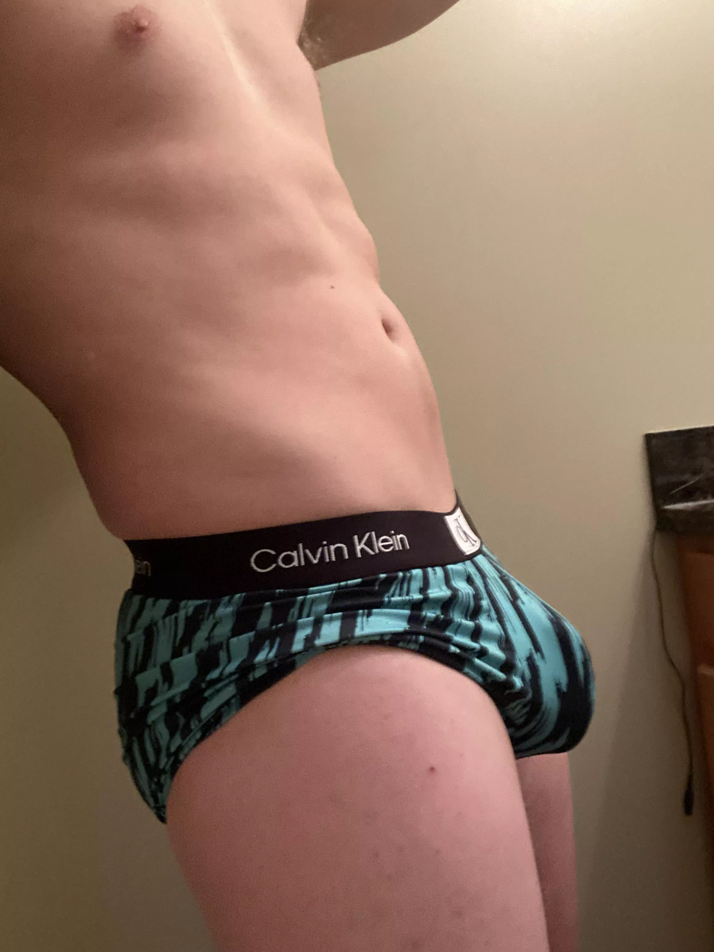 Who like my big bulge? posted by Elegant_Control2308