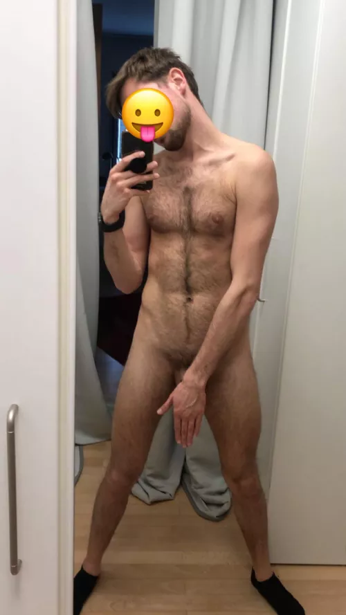 25 hairy fit submissive college boy into hairy dominant men. Snap me with face @gaybottombabe by jackinit1000