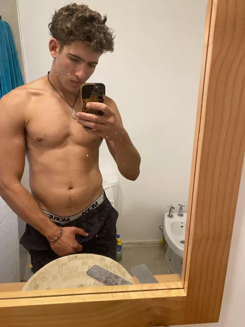 [25] i'm hot or what’s your honest thoughts? by Santhiconstan