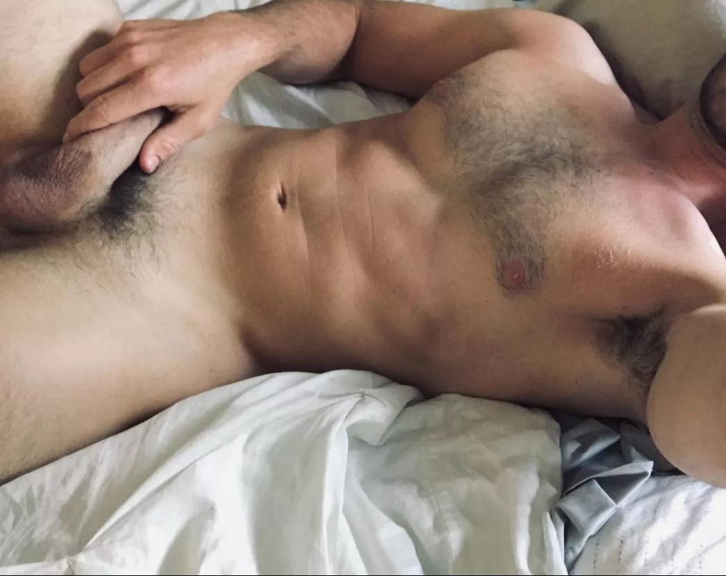 32 Bicurious and wanting some masculine energy this morning. Athletic builds. SC: canadianracer posted by canadianracerxxxx