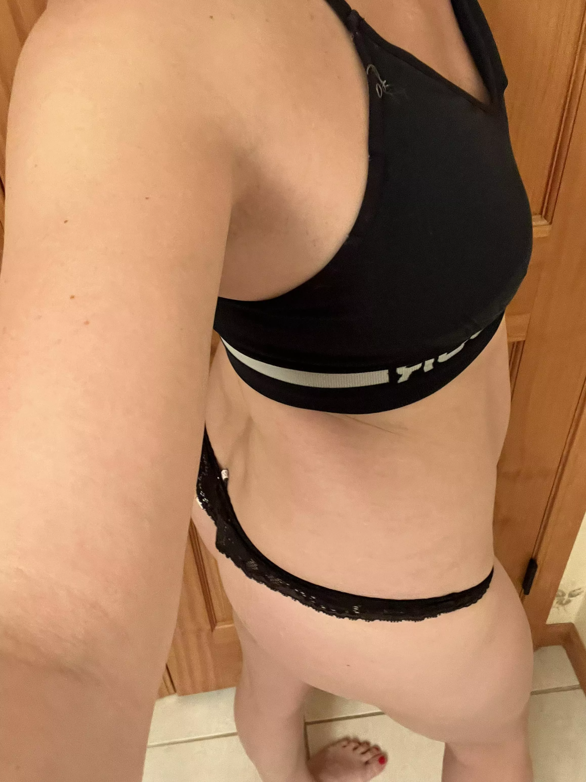 After 4 little ones, can still run marathons. Who can keep up (f) posted by BelleG1987