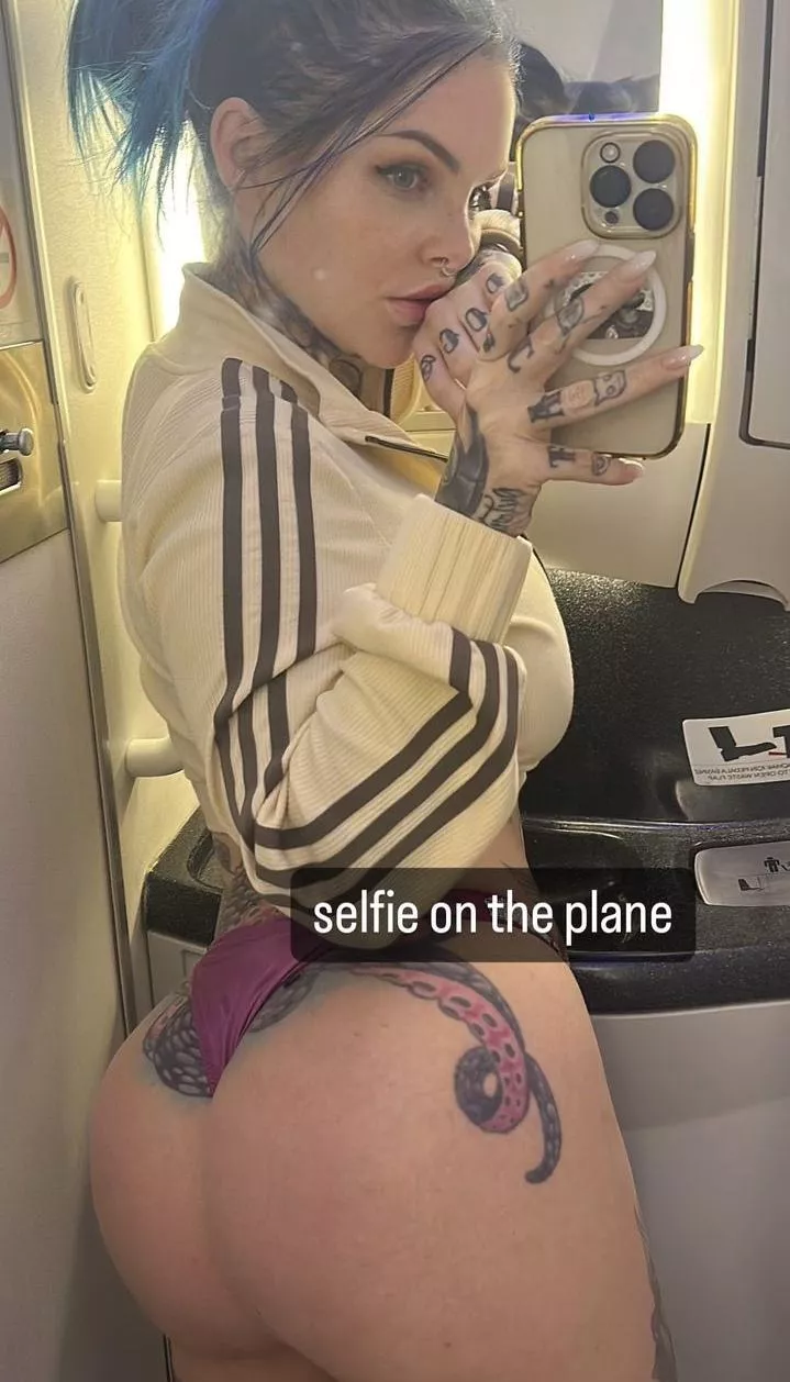 Airplane Selfie posted by ElsaJeanIsAGoddess
