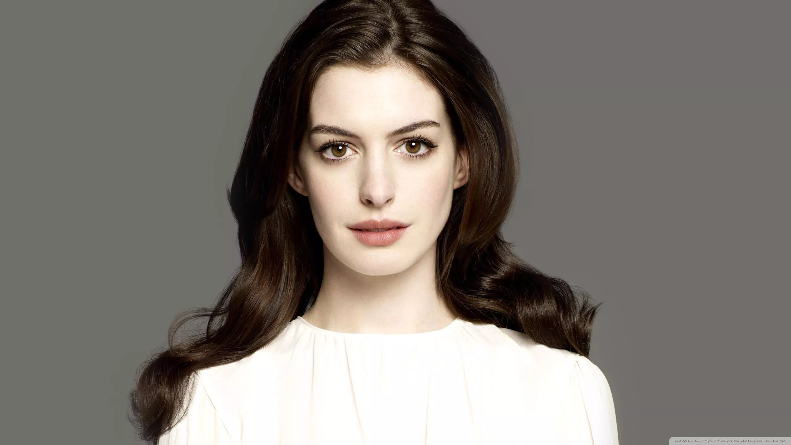 Anne Hathaway posted by PleasureBlossoms