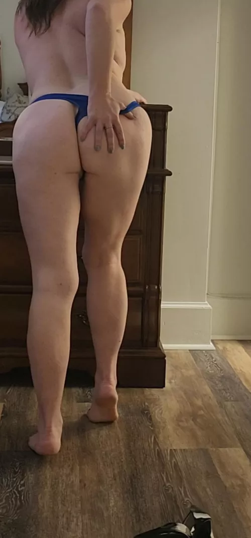 Bet ya wanna help by Montanamound