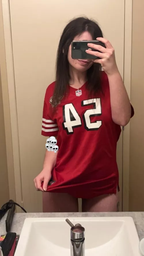 Can we watch the game together like this by SadGirl1395