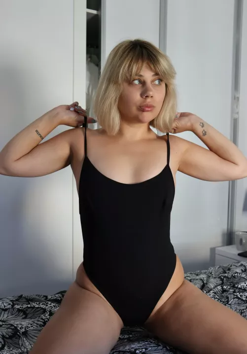 can you take your eyes off me? by your_beautybabyyyy