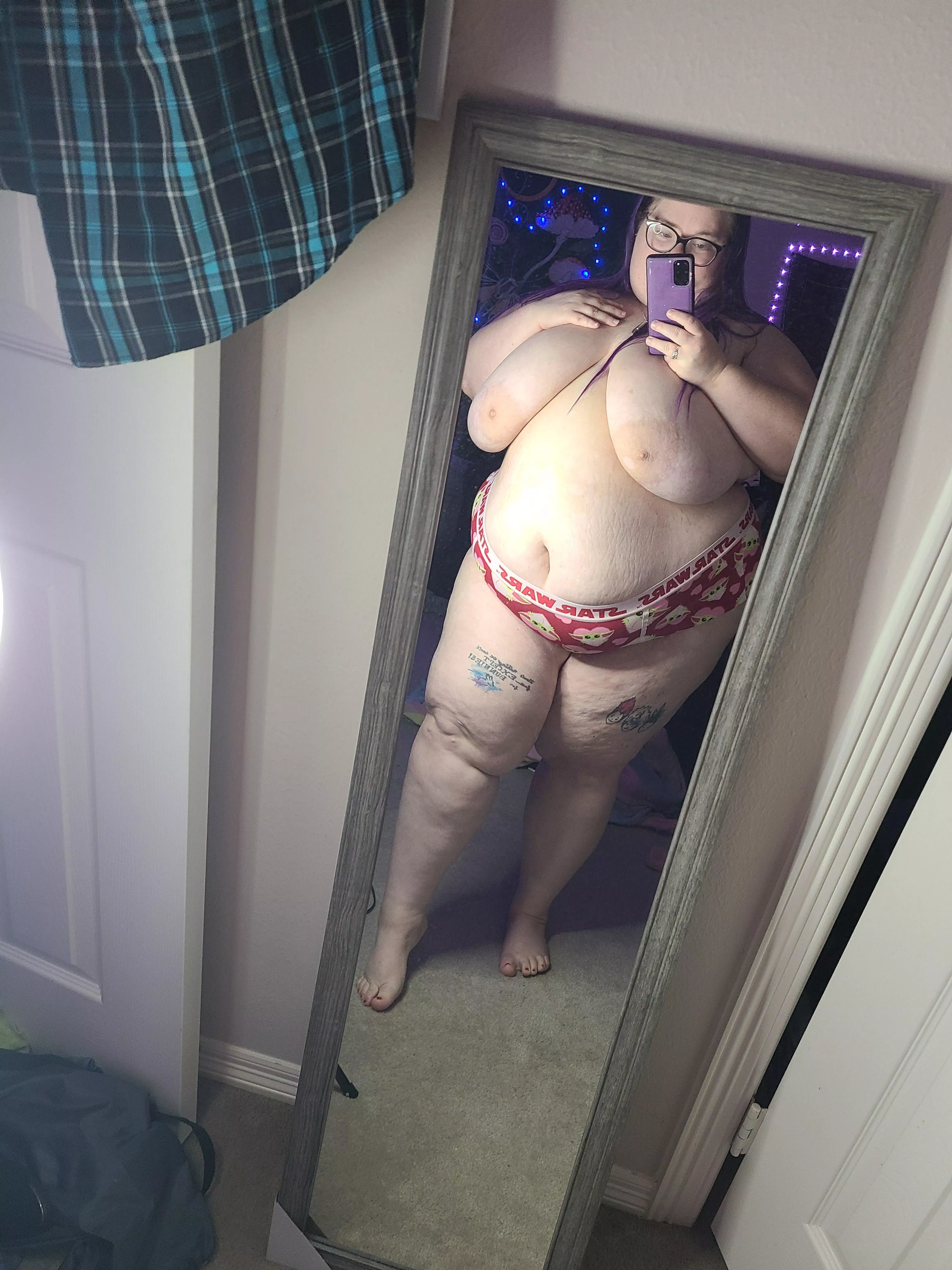 Cuddlefuck and watch star wars posted by Dependent-Ad7486