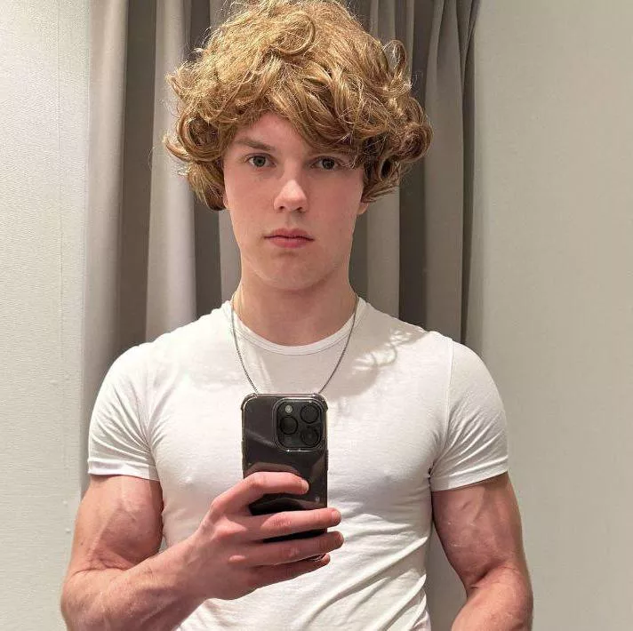 cute guy: yay or nay? posted by Blank_Hearty