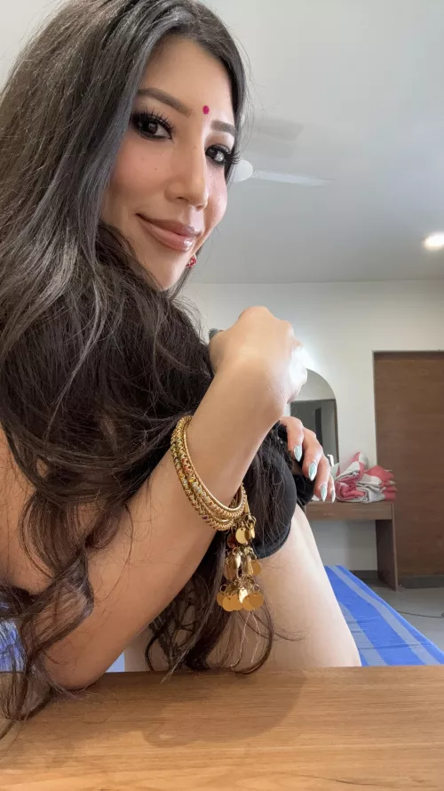 Did wanna go to wild just yet… don’t wanna scare u cause I am really a slut by slutty_lizzy_lust