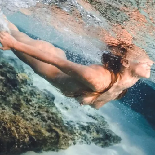 Diving under by Icy-Dragonfruit8787