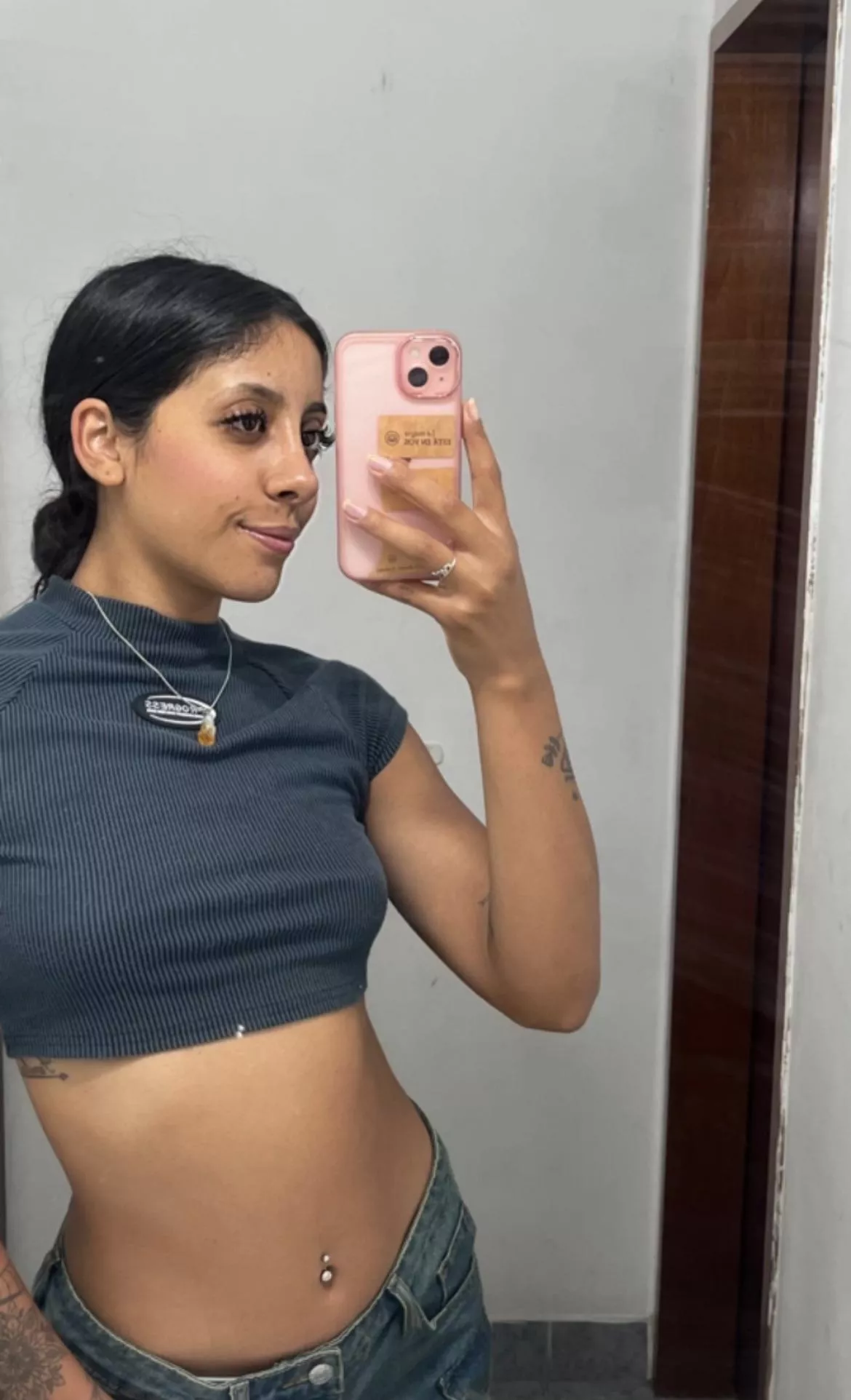 Do you like my outfit to go to the movies ? posted by Brunettesweett