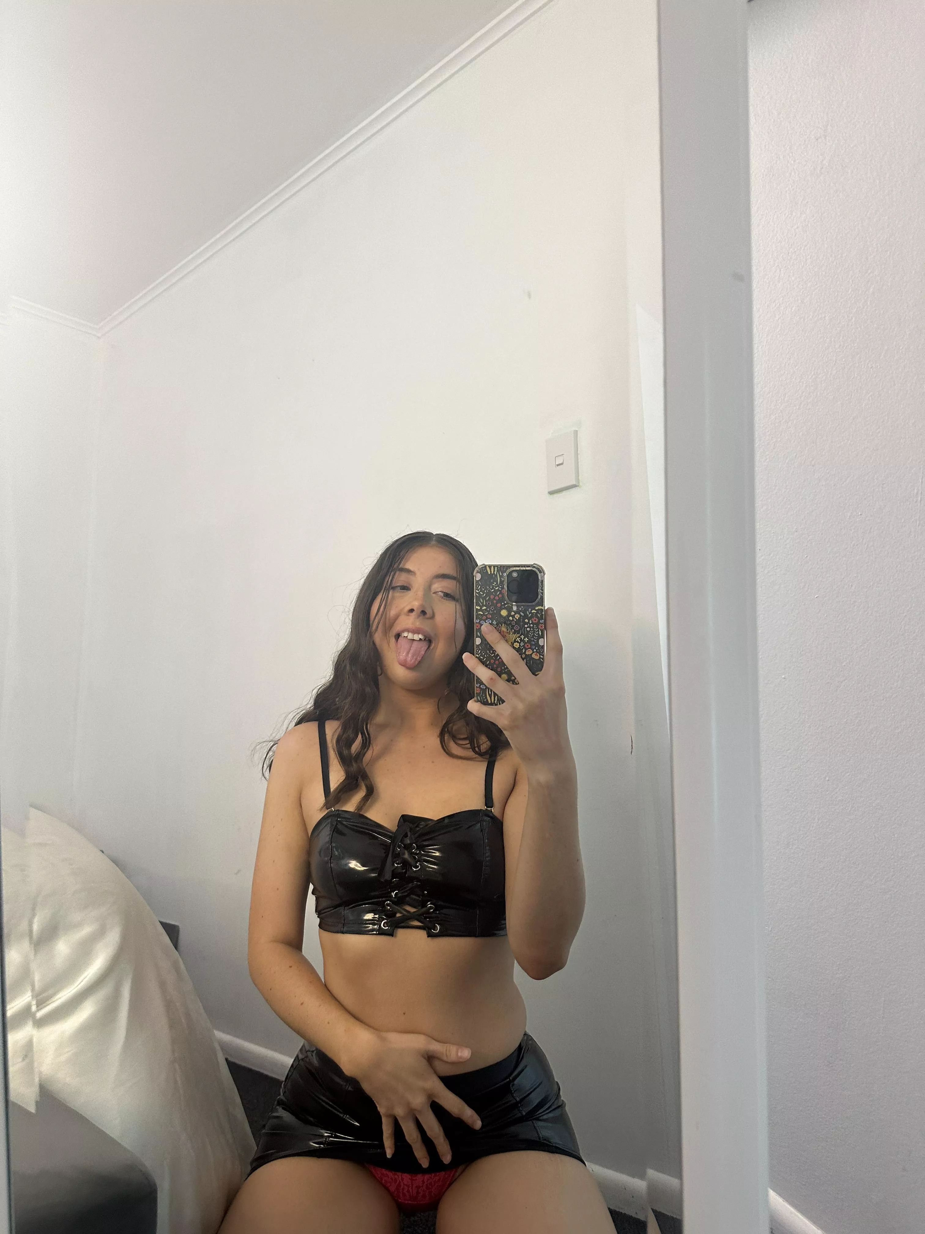 F18 wants birthcontrol Y r N posted by Inevitable-Orchid335