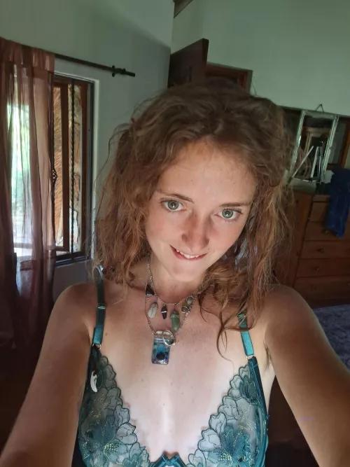 feeling sexy in this green outfit, waiting for u heehe by arganai