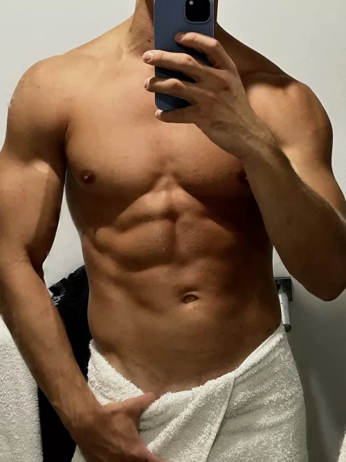 Fresh out the shower 🚿 by Donny_Santana