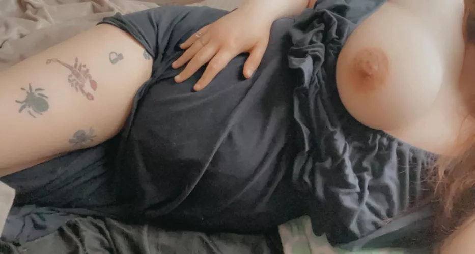 Get lost in my curves by Babygirlbrdl22