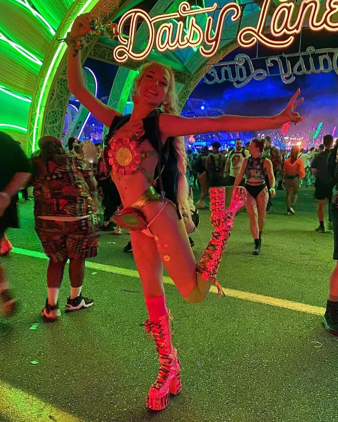 God I love EDC 😍 Which stage are you posting up at? posted by pollyblueof