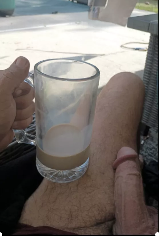 Happy Sunday and enjoy your cup of coffee ☕ posted by Fatandmad