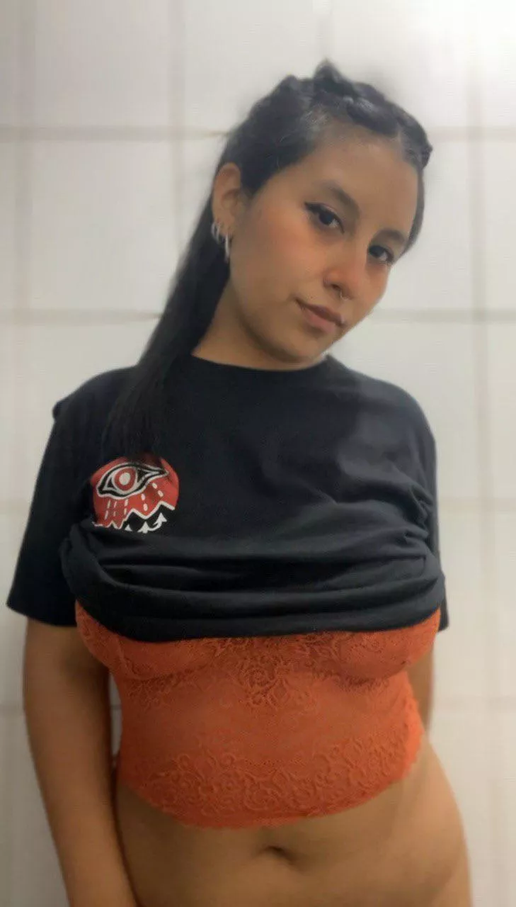 Hey bellybutton posted by xchocokrispisvip