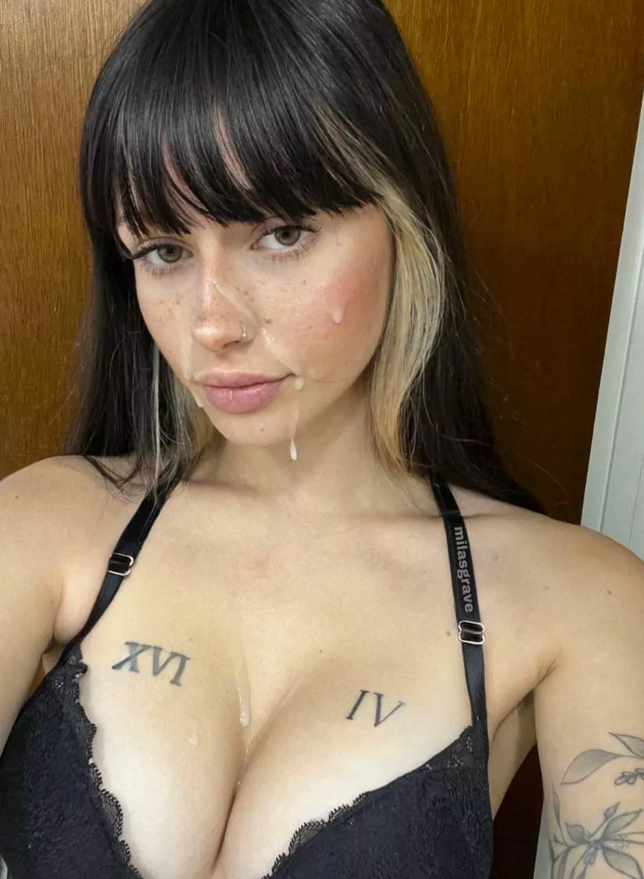 Hi, Who is she? posted by DiemyArt