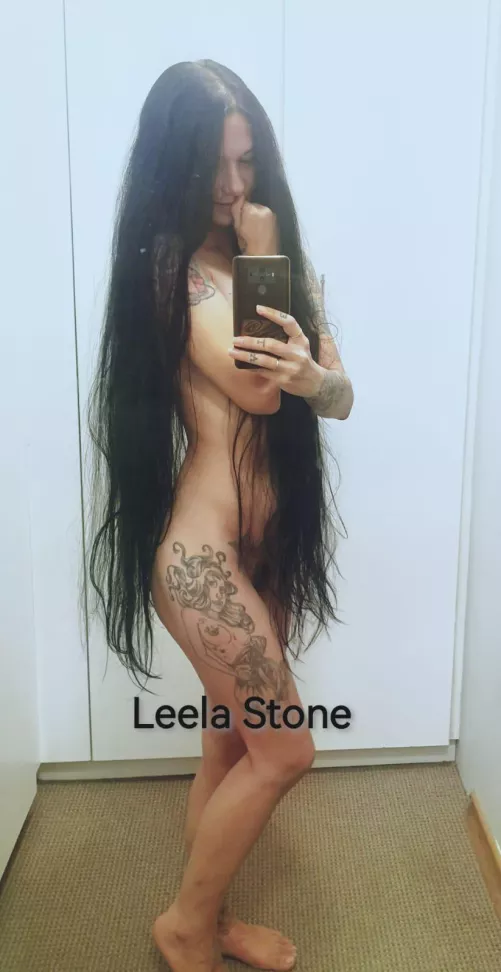 I love this angle to show off my hair… by Leela-Stone