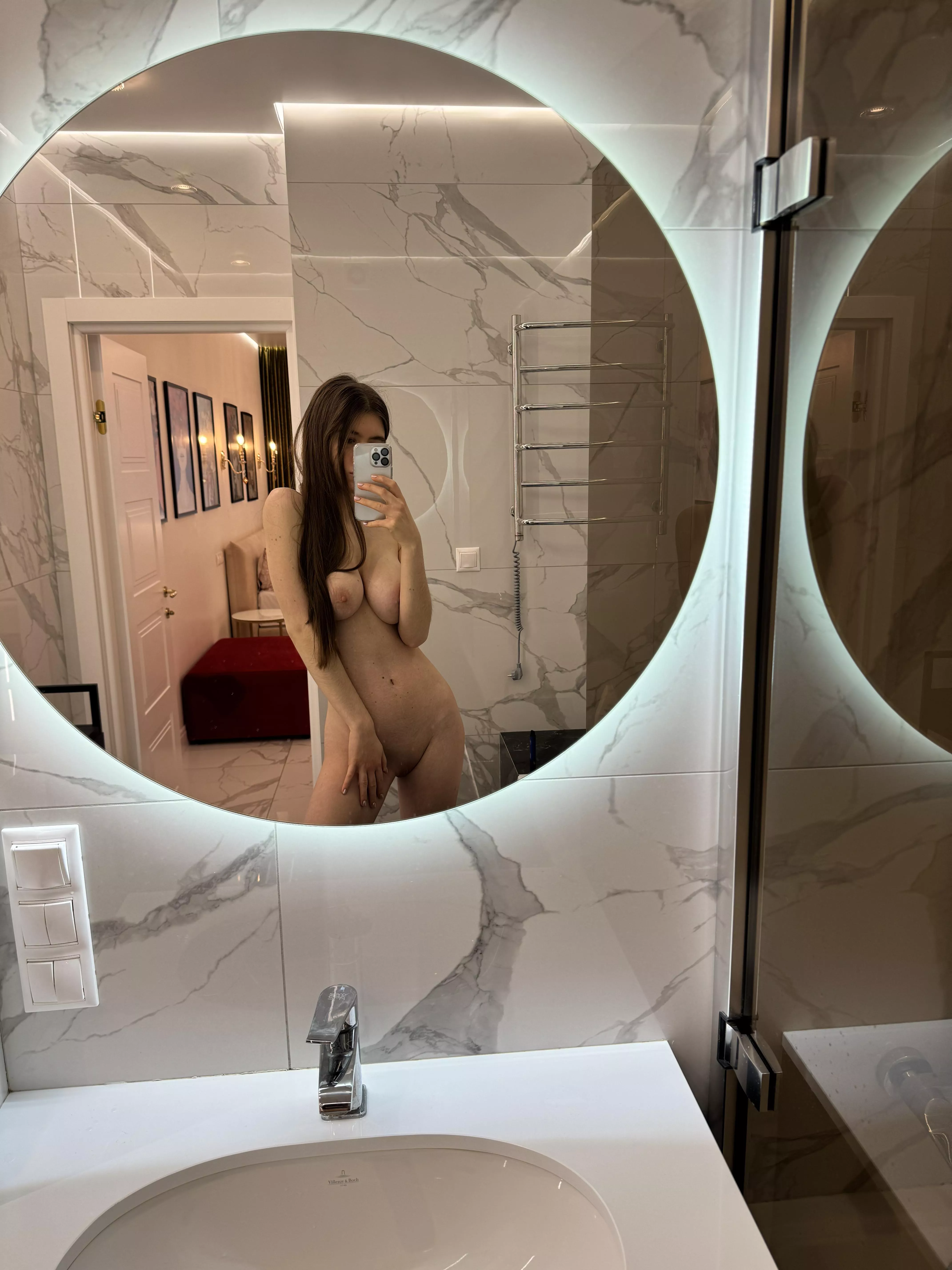 I really like taking pictures of myself in this room. It's beautiful posted by F3d3rico2005